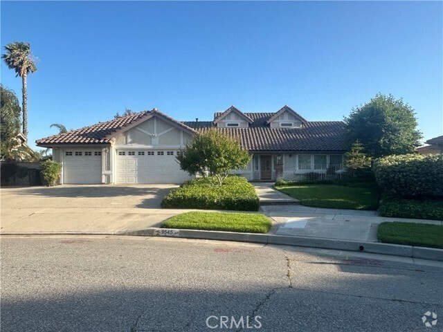 Building Photo - 9545 Alta Loma Dr Rental