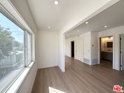 Photo - 1405 Talmadge St Unit #3
