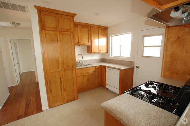 Building Photo - 525 Penn St Rental