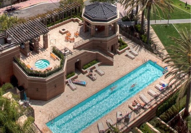 Photo - 500 W Harbor Dr Unit Luxury 2br Condo