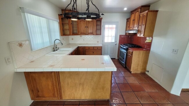 Photo - 3 Bed 2 Bath House With Spacious Family Ro...