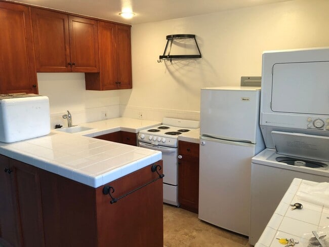 Building Photo - 2244 247th St. Lomita - 3 Unit B Rental