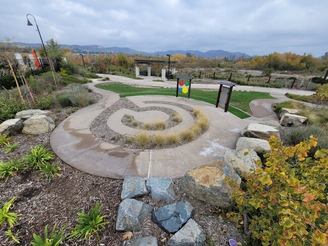 San Diego River Trail access - 328 Lagoon Way