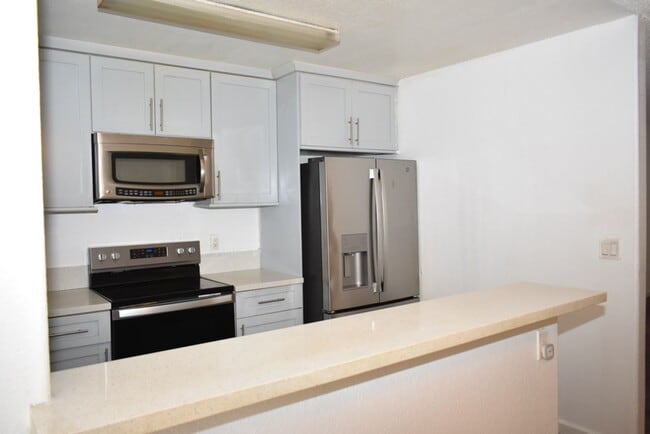 Photo - Modern 2 bed 1 Ba Unit, Private Patio and Community Pool (San Diego, 92105) Unit 1