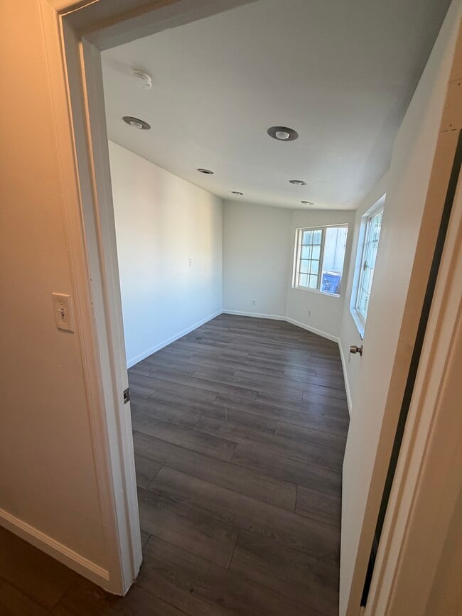 Photo - 936 N Ditman Ave
