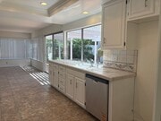 Photo - Spacious 5 bedroom 2 1/2 bathroom Westpark... House