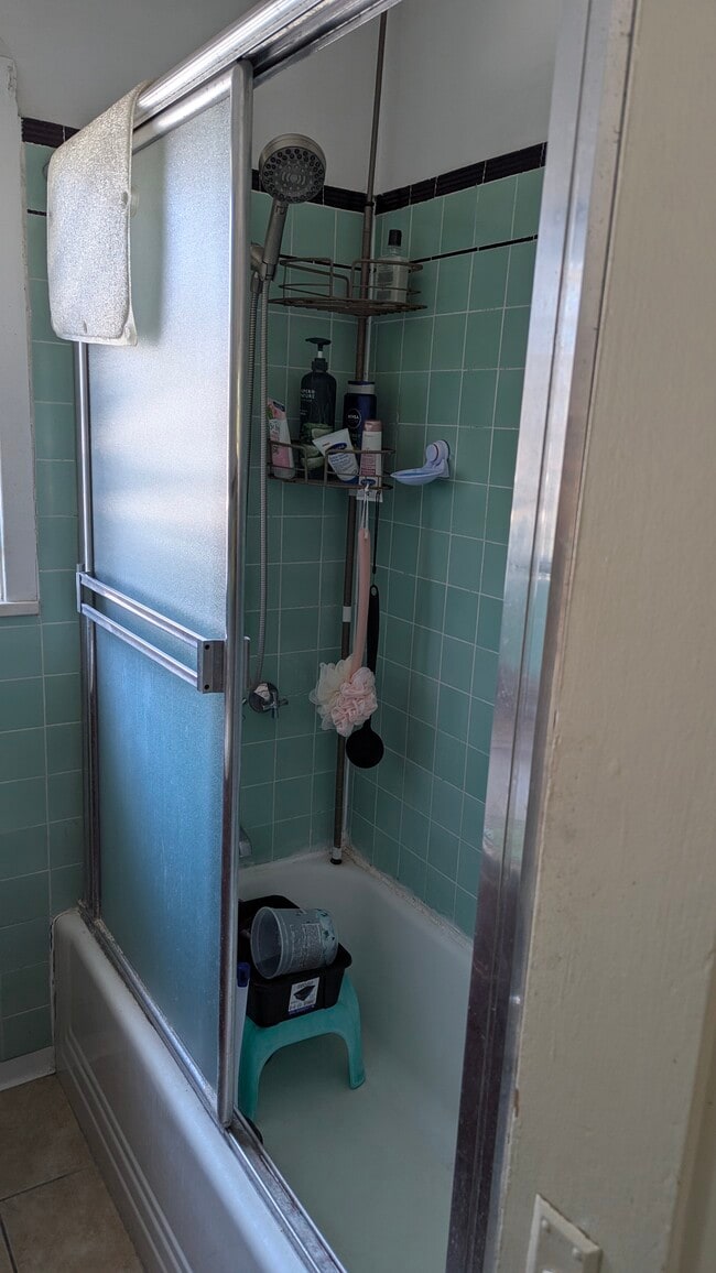 Photo - 5164 Rockland Ave