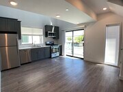 Photo - 14639-14645 Vanowen St