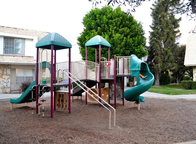 Photo - Paradise Manor Condo for lease Unit B