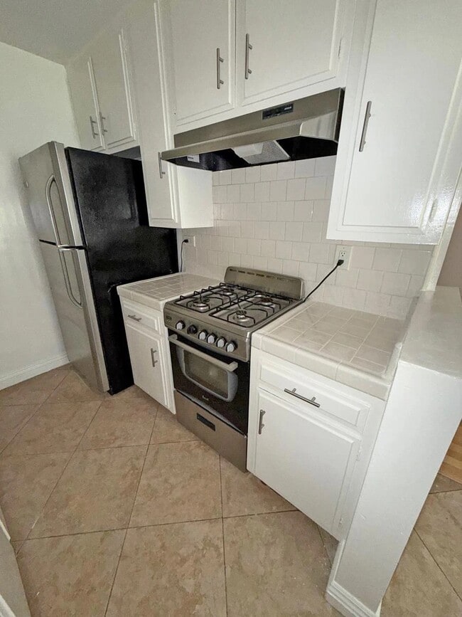 Photo - 10776 Rose Ave Apartment Unit 8