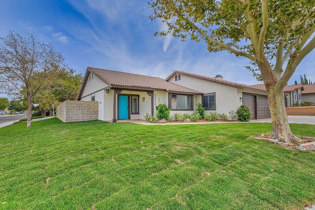 Building Photo - Lovely West Quartz Hill 3 Bedroom Home w/RV Large Covered Patio Award Winning Schools