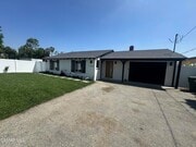 Photo - 21420 Chatsworth St