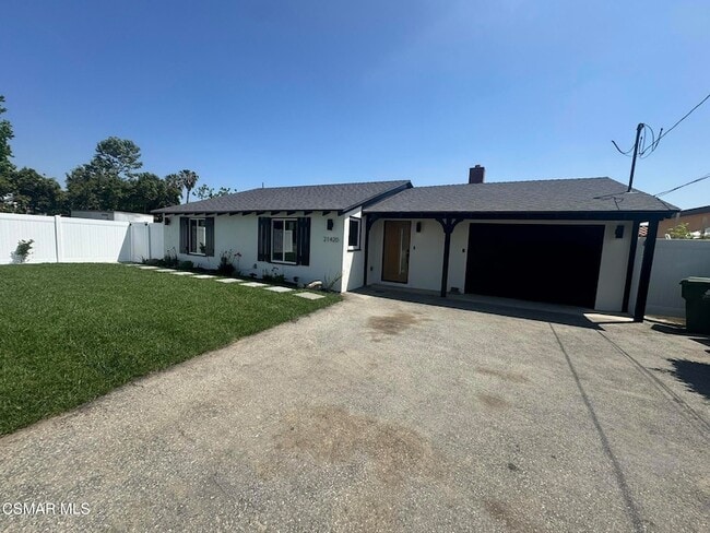 Photo - 21420 Chatsworth St