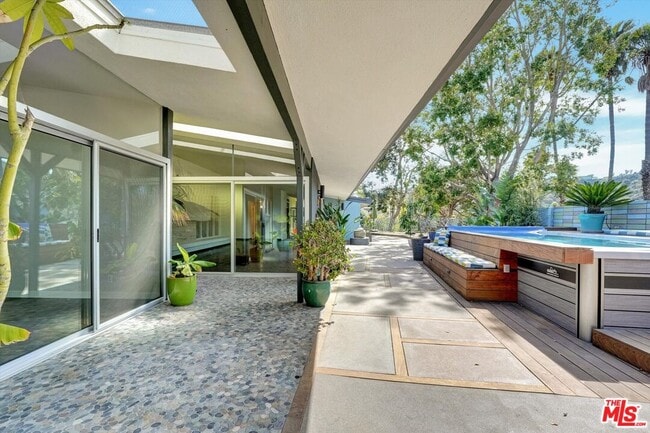 Building Photo - 2755 Carmar Dr