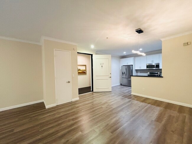 Photo - 625 S Berendo St Unit 213