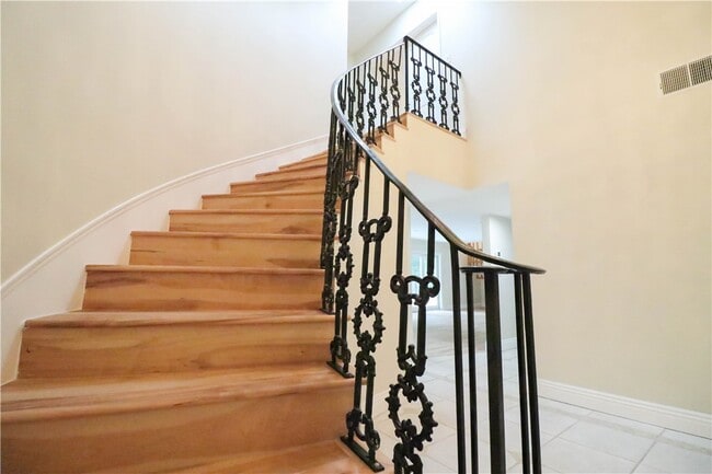 Photo - 16608 Park Ln Cir