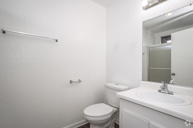2BR, 2BA - 800-850SF - Primary Bathroom - 1776 Temple Ave