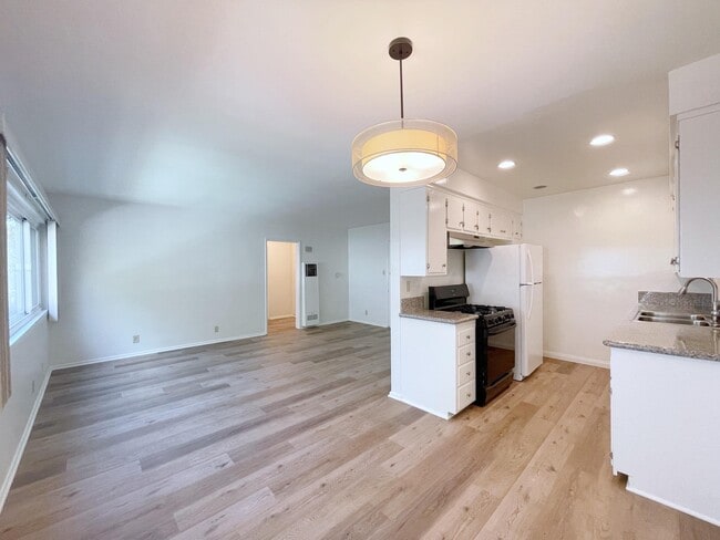 Photo - Oakland Manor