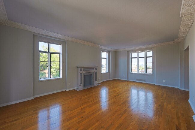Photo - 1314 Hayworth Ave