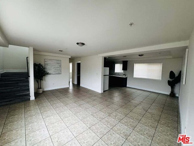 Photo - 601 W 84th St