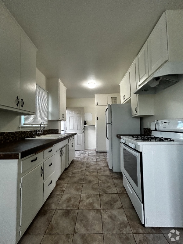 Building Photo - 849 W Foothill Blvd Rental