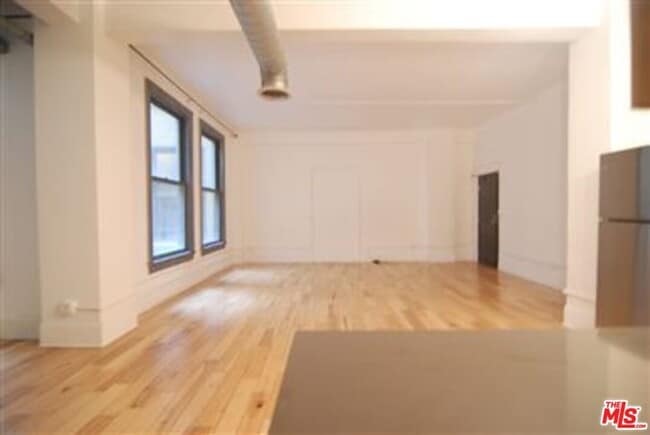 Photo - 108 W 2nd St Unit 404