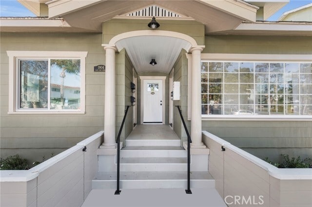 Building Photo - 1904 2nd St Unit B