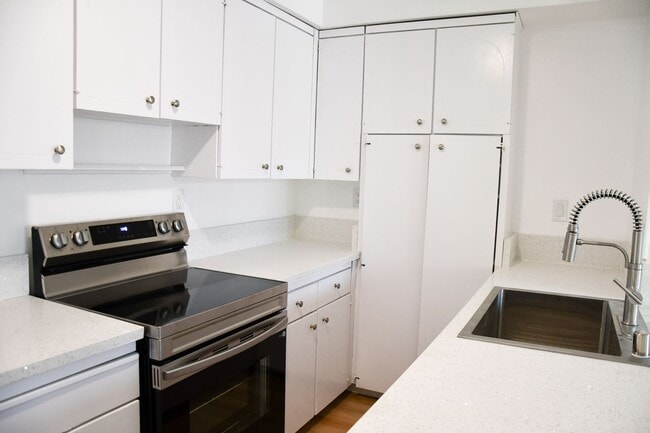 Building Photo - Tularosa (344) West Unit Tularosa 344 (C)