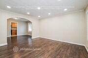 Photo - 10018 Silverton Ave