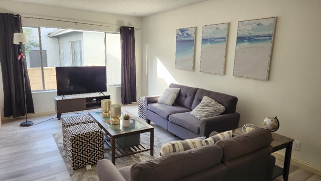 Photo - 440 W Regent St Unit Apt B