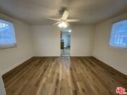 Photo - 828 E 6th St