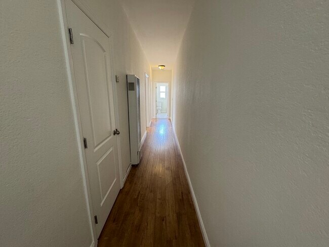 Photo - 2336 W 21st St