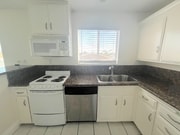 Photo - 931 W 19th St Unit 35