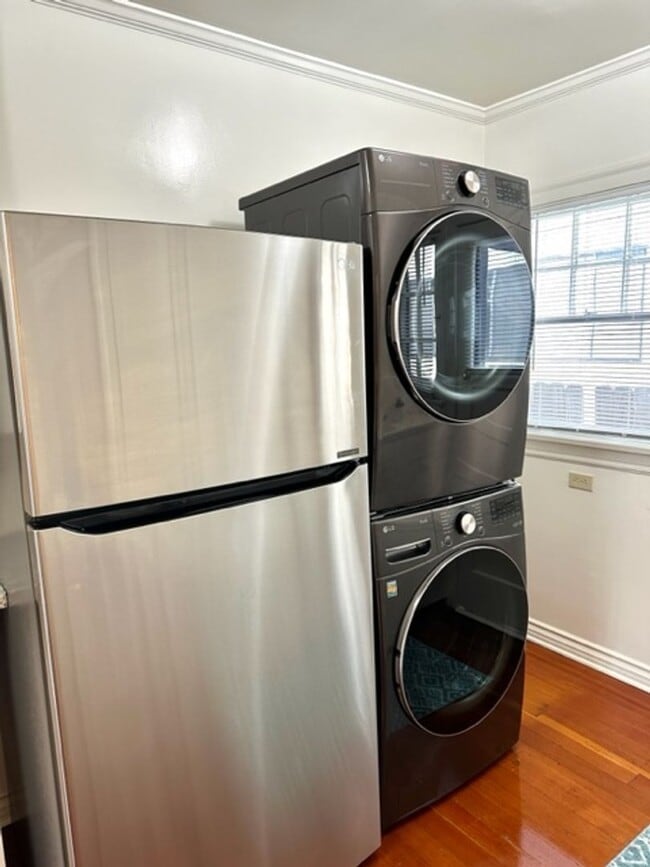 Photo - 1417 Bank St Unit #B