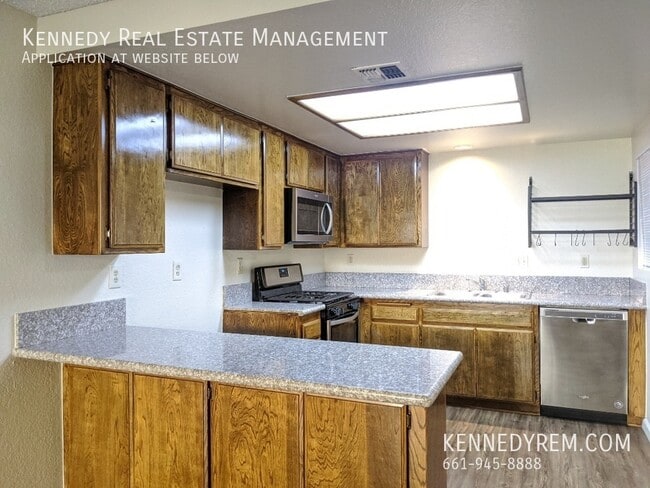 Photo - 1757 W Ave J