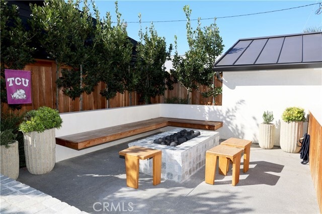 Photo - 333 Holmwood Dr