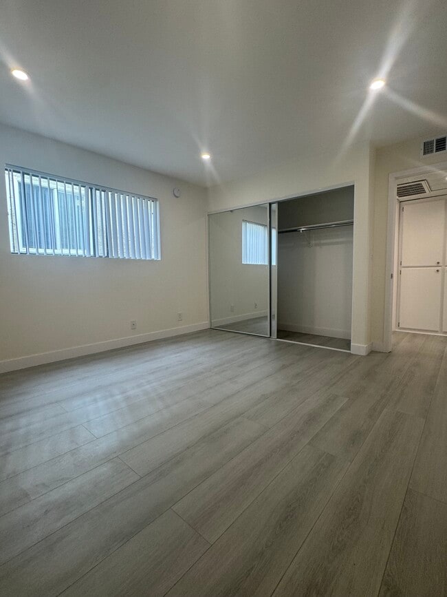 Photo - 142 S Normandie Ave