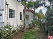 Photo - 101 N La Peer Dr House