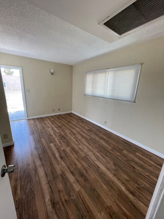 Photo - 709 S Flower St Unit 7