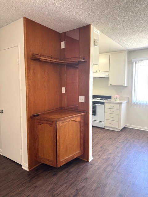 Photo - 16862 Lynn Lane Unit E