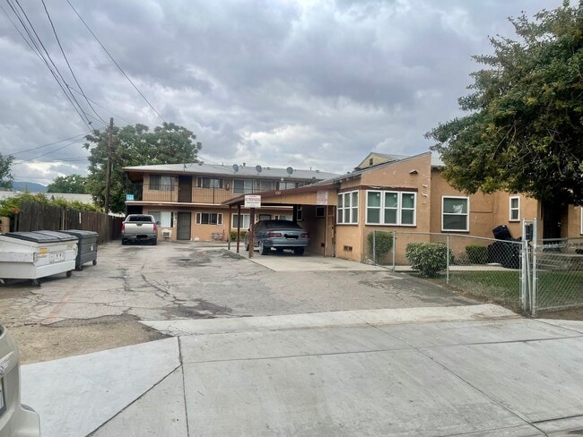 Building Photo - 7339 McKinley Ave Unit #A