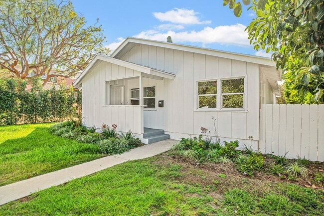 Photo - 2825 Overland Ave House