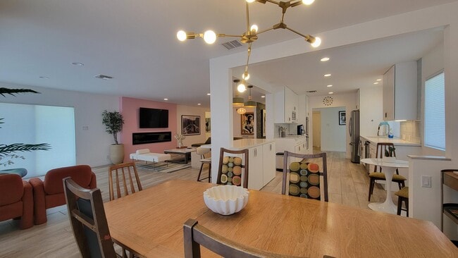 Photo - 901 W Vía Livorno