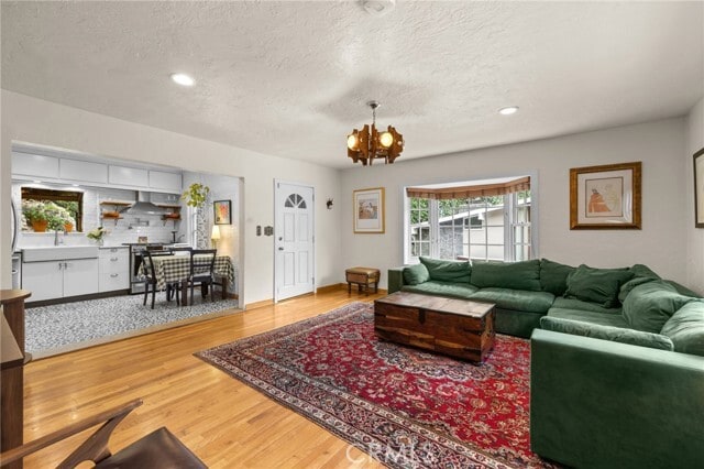 Photo - 721 Country Club Dr