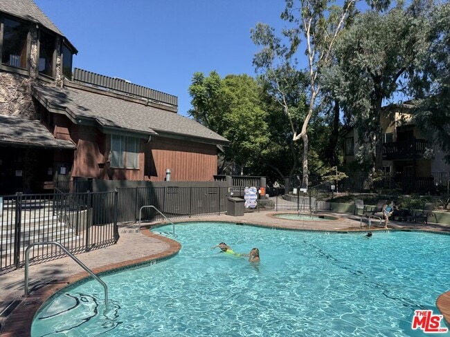 Photo - 4608 Maytime Ln