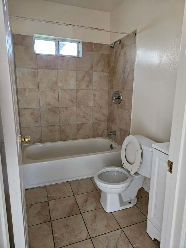 Photo - 1408 N Willowbrook Ave Unit 1408