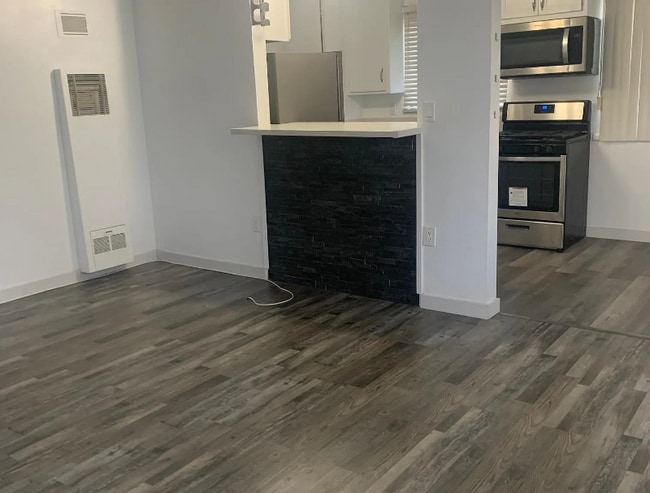 Building Photo - 1657 Colby Ave