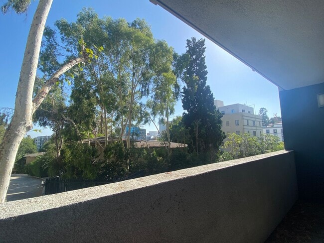 Photo - PRIME HOLLYWOOD CONDO!!! 2 Bed/2 Bath LUXURY LIVING! Unit 44