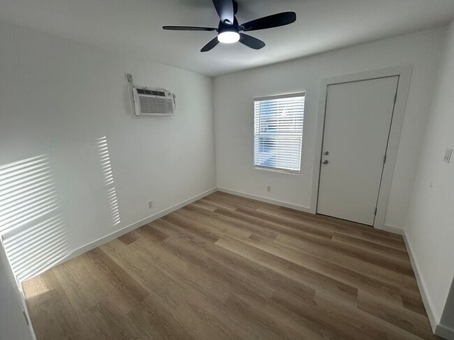 Photo - 2228-2232 1/2 Mira Vista Ave