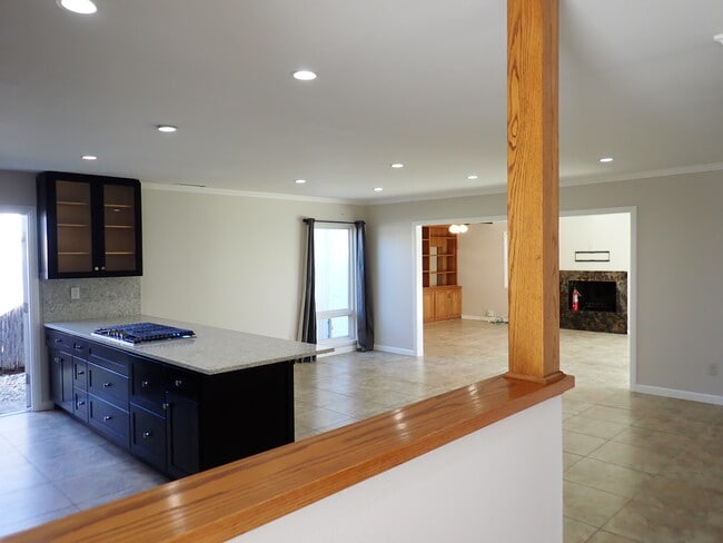 Photo - 1455 Transite Ave